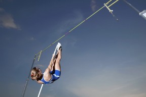 安东·李恩：全黑队中场的“调度员”，准确判断每一次进攻时机